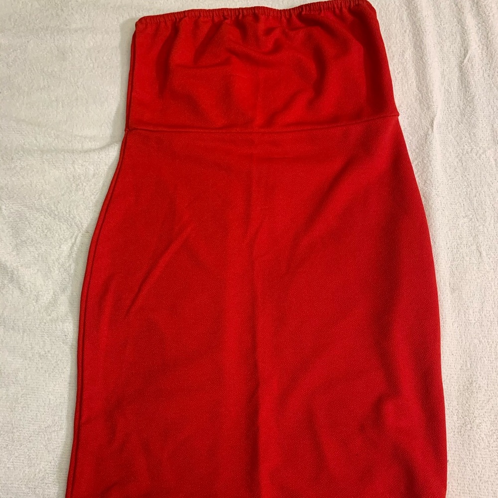 Sexy strapless red dress